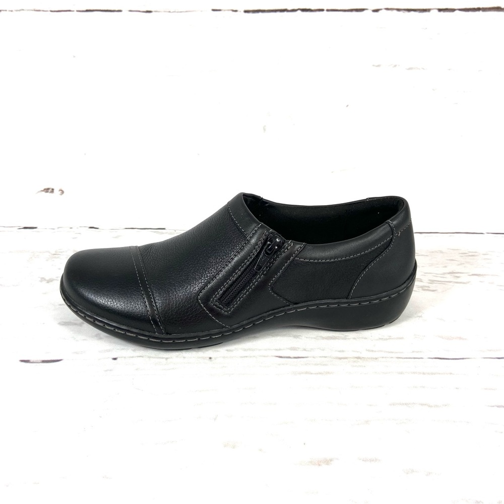 Clarks Collection Shoes Women’s 8M Black Loafers Pebbled Leather Side Zipper.